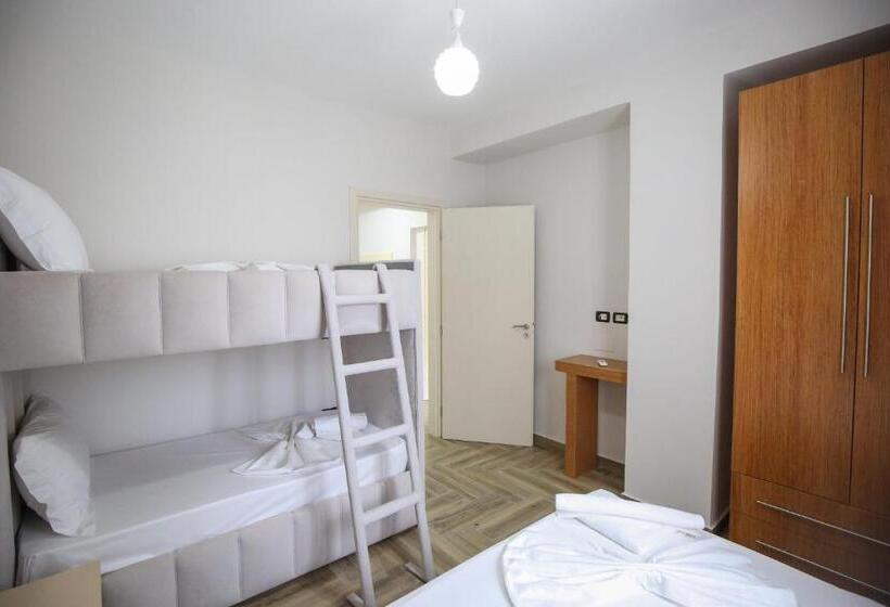 חדר משפחתי, Vila Stefa