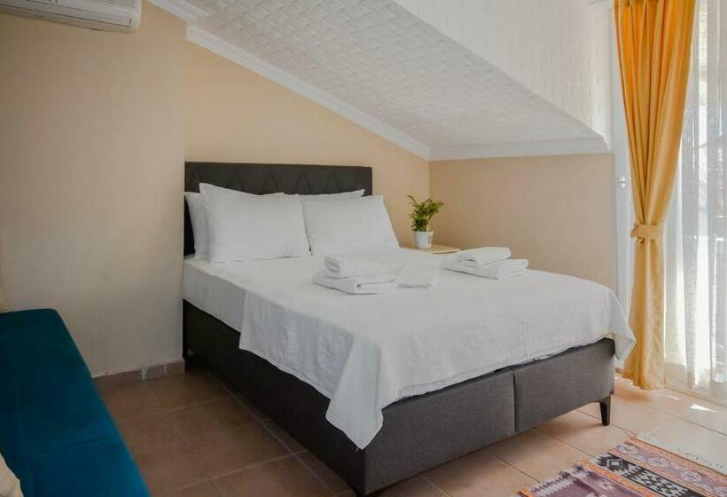 Номер Стандарт, Huzur Royal