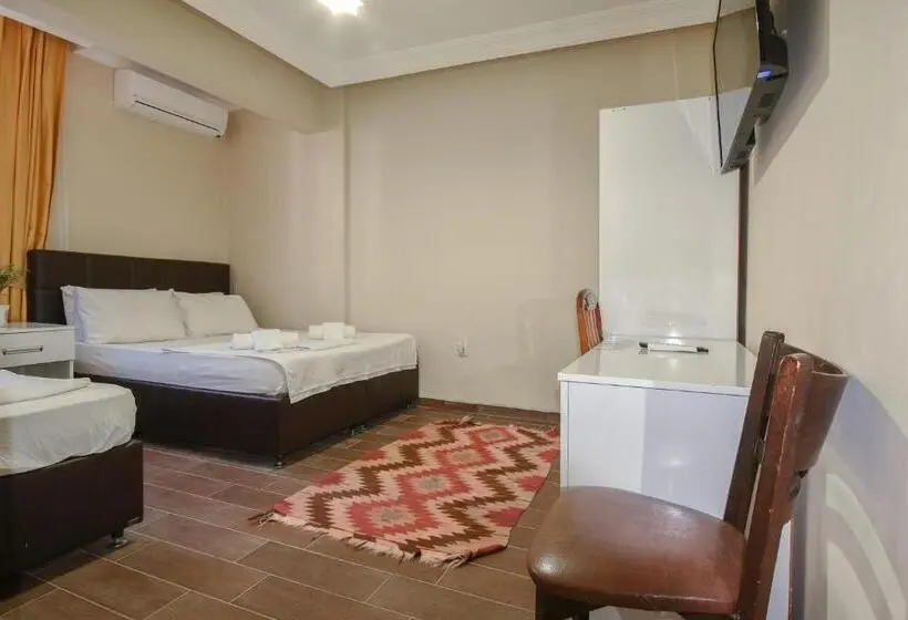 Suite Clàssica, Huzur Royal