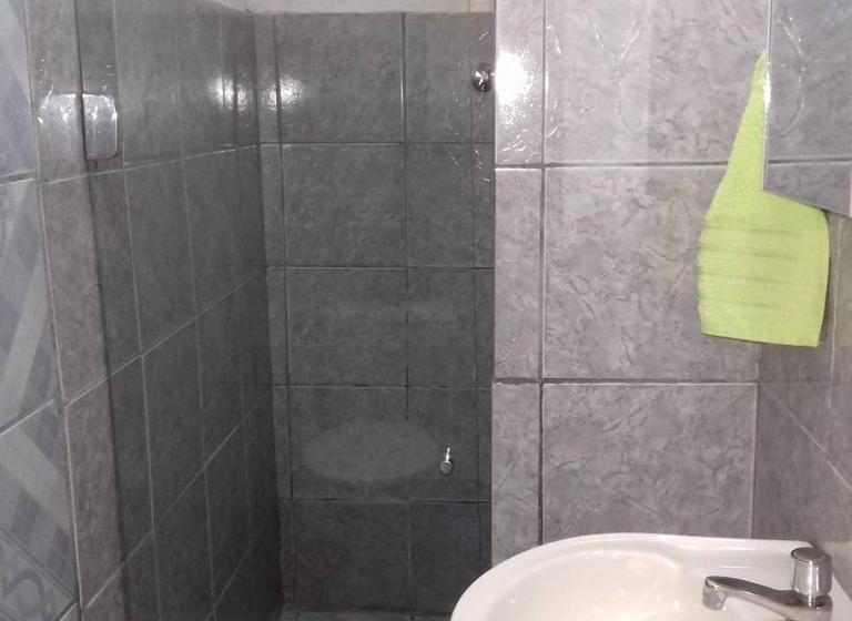 标准三人间, Pousada Orquídea