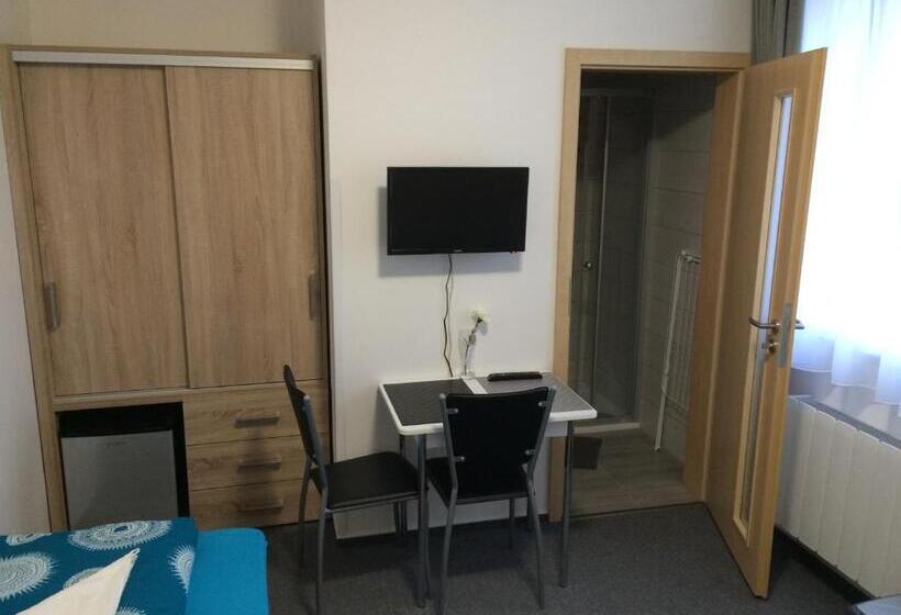 スタンダードルーム, Villa Marcus