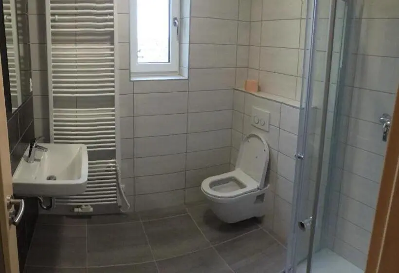 Standard Kolmen Hengen Huone, Villa Marcus