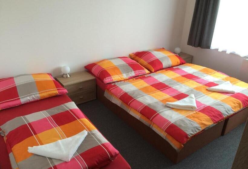 スタンダードトリプルルーム, Villa Marcus