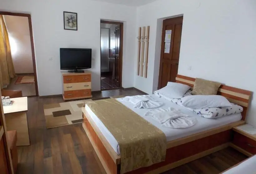 Sviitti 2 Makuuhuonetta, Pensiunea Paradis