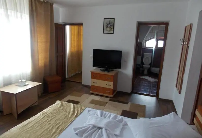 Sviitti 2 Makuuhuonetta, Pensiunea Paradis