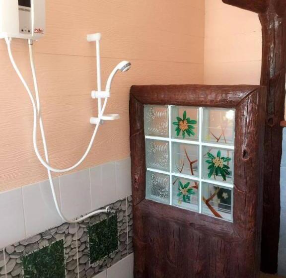 Номер Стандарт Трехместный, Golden Guesthouse