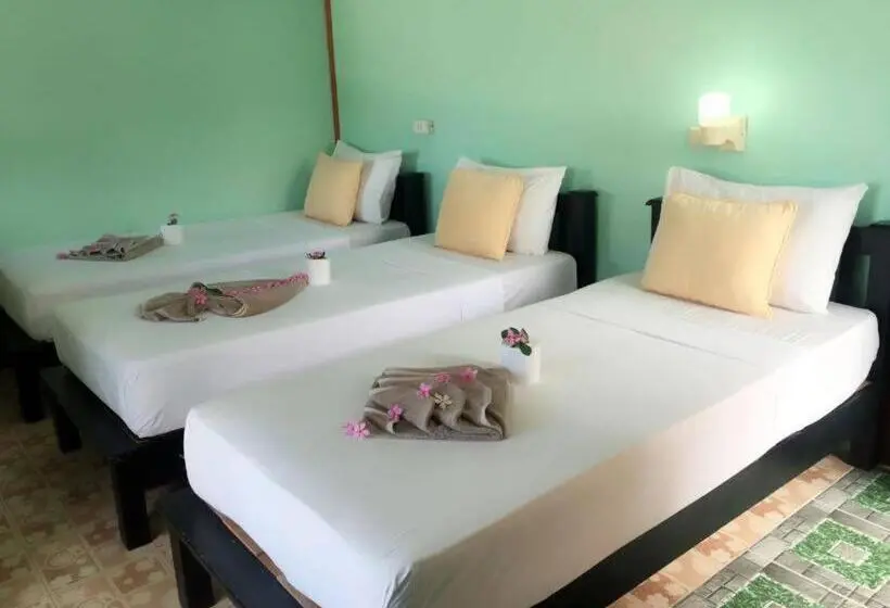 Habitació Triple Estàndard, Golden Guesthouse