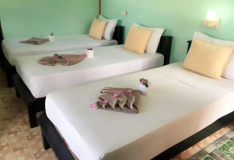 Habitació Triple Estàndard, Golden Guesthouse