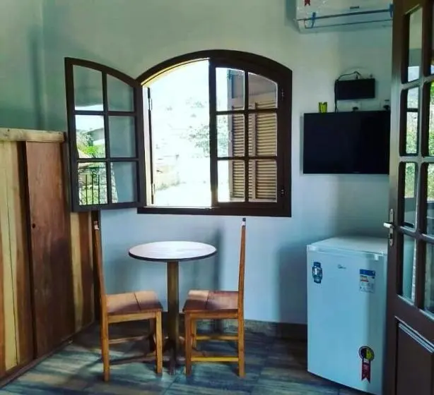 اتاق لوکس با بالکن, Pouso Da Paz