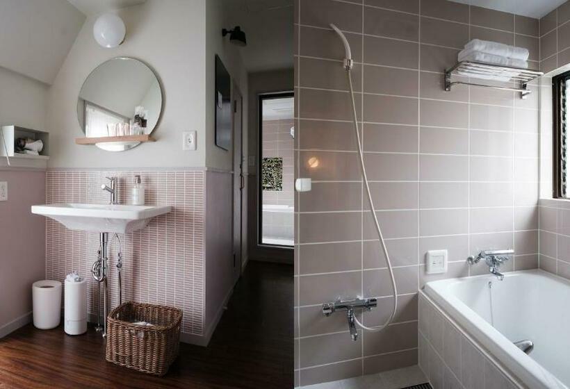 غرفة قياسية, Miss Morgan