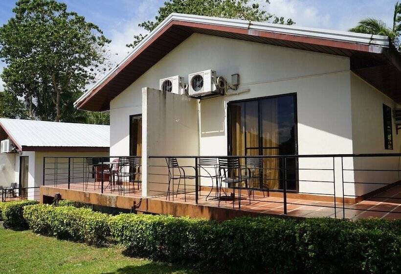 اتاق استاندارد چهار تخته, Bakasyunan Resort And Conference Center   Tanay