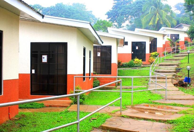 اتاق استاندارد چهار تخته, Bakasyunan Resort And Conference Center   Tanay