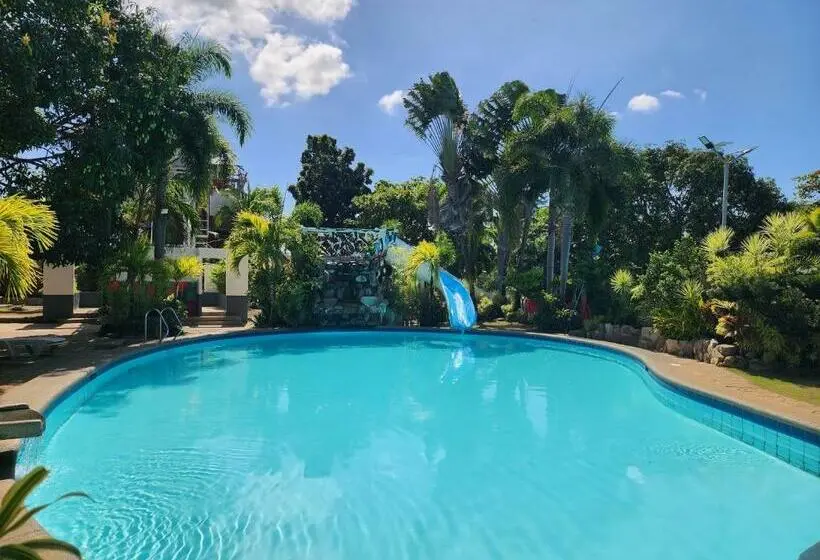 デラックスの4人部屋, Bakasyunan Resort And Conference Center Zambales