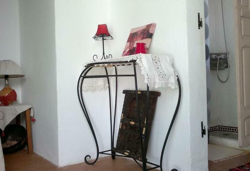 주니어 스위트, Au Bord De L Eau