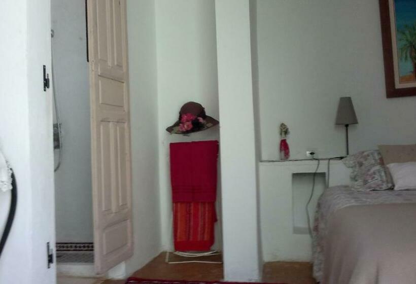 주니어 스위트, Au Bord De L Eau