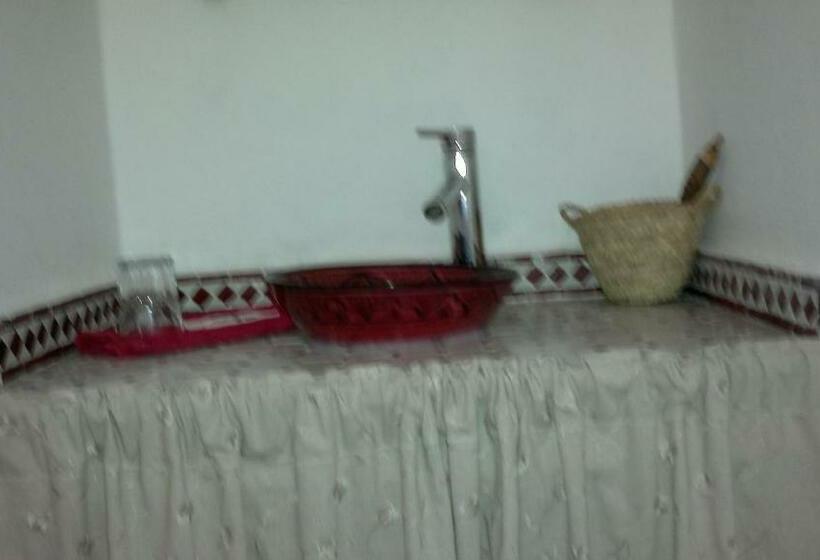 주니어 스위트, Au Bord De L Eau