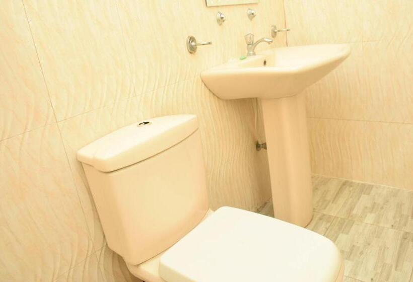 חדר דלוקס לשלושה, Araliya