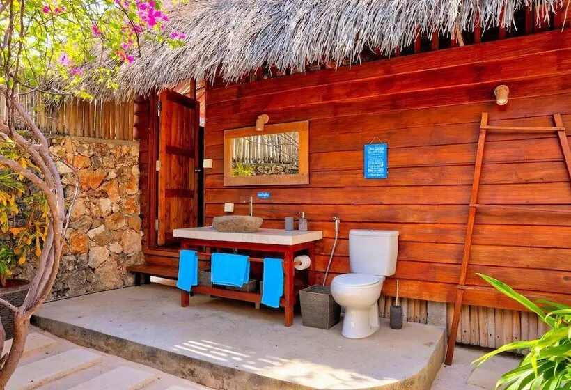デラックスバンガロー, Loedi Bungalows Rote