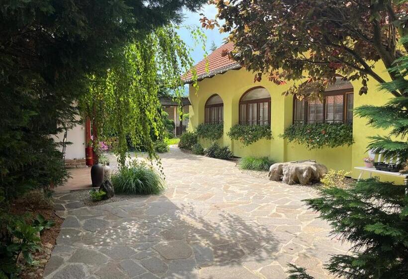 Четырехместный Номер Стандарт, Penzion Primášé