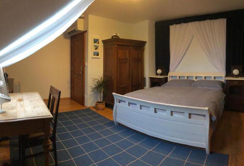 غرفة قياسية ثلاثية, Penzion Primášé