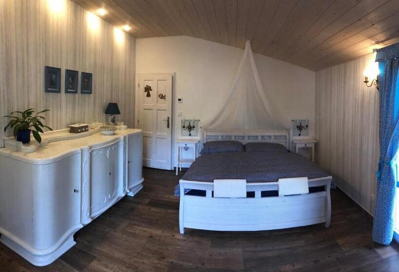 جناح مزود بتراس, Penzion Primášé