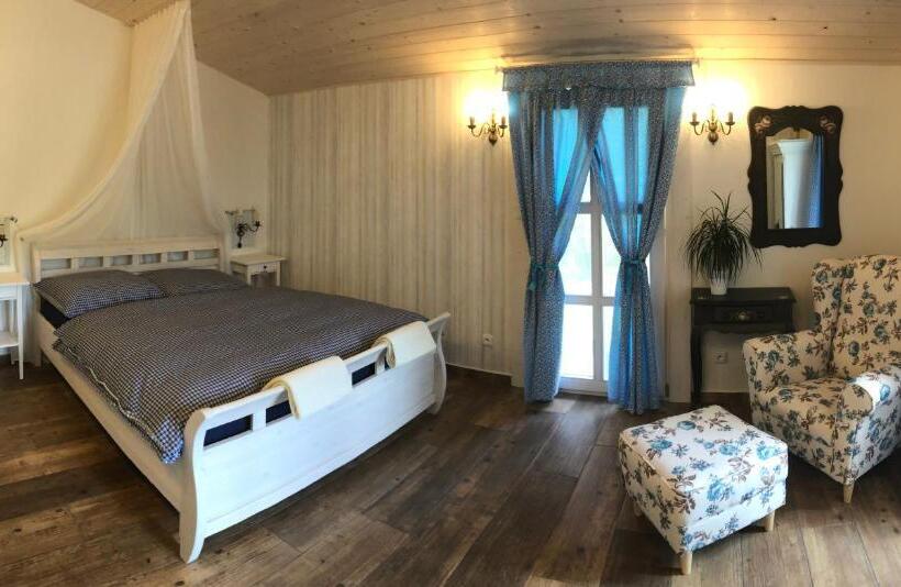 شقة غرفة واحدة مزودة بتراس, Penzion Primášé