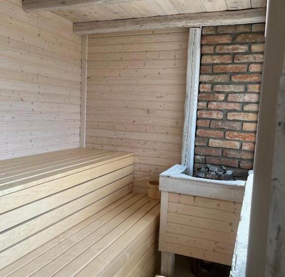 غرفة قياسية ثلاثية, Penzion Primášé