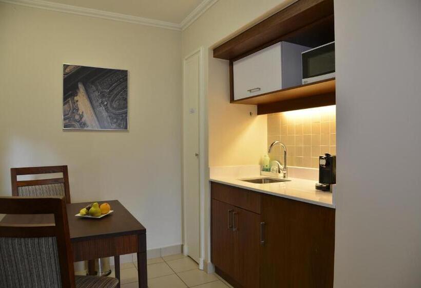 إستوديو قياسى, City Lodge Hotel Eastgate