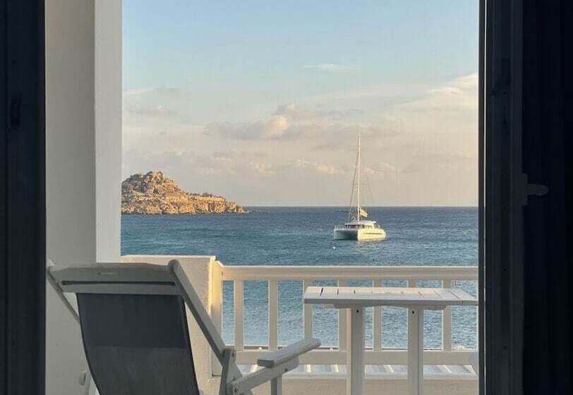 اتاق سه نفره دلوکس با چشم‌انداز دریا, Acrogiali Beachfront Hotel Mykonos