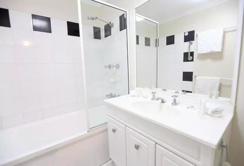 1 Bedroom Premium Apartment Garden View, Cairns Beach Resort