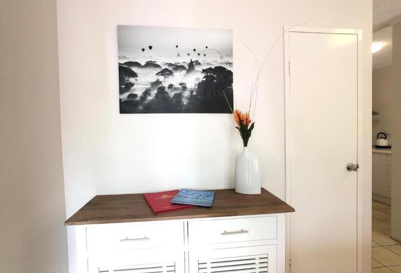 1 Bedroom Premium Apartment Garden View, Cairns Beach Resort