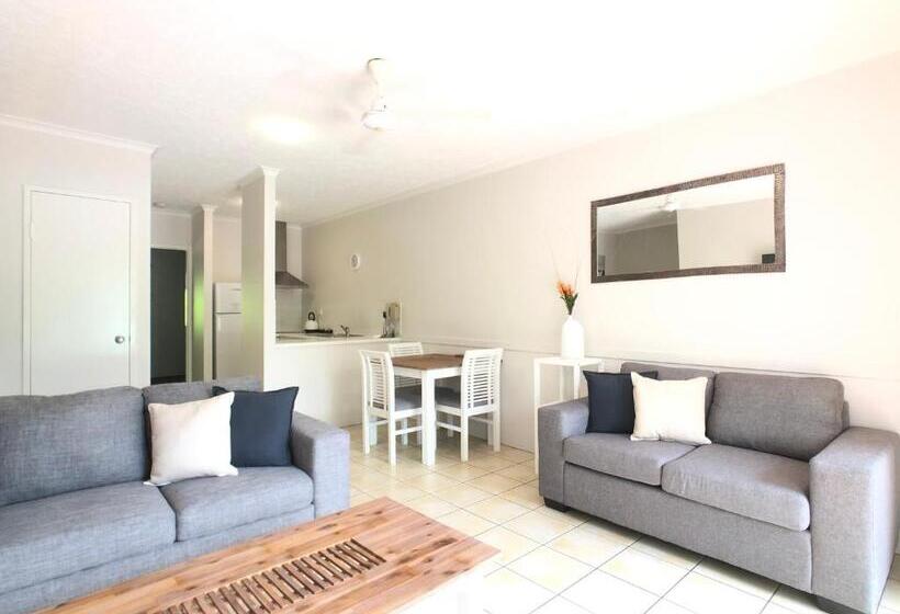 1 Bedroom Premium Apartment Garden View, Cairns Beach Resort