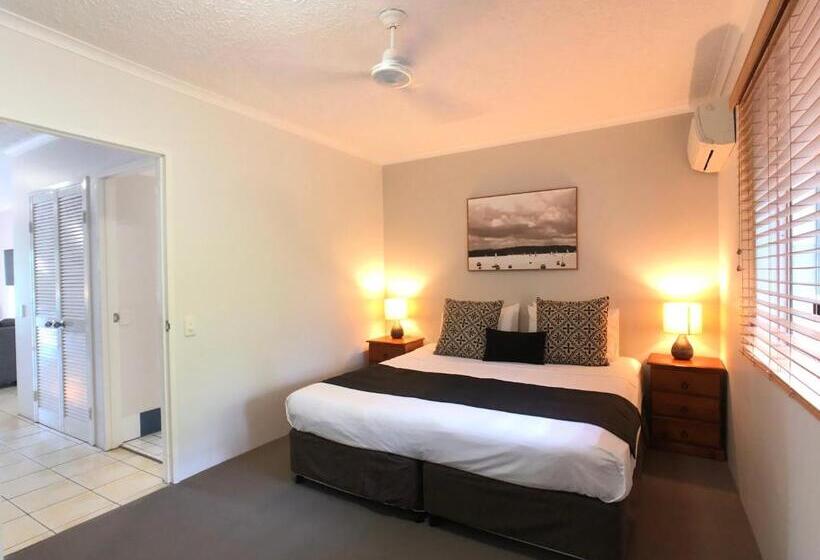 1 Bedroom Premium Apartment Garden View, Cairns Beach Resort