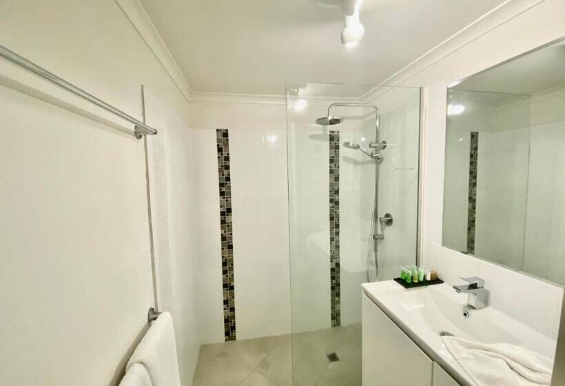 1 Bedroom Premium Apartment Garden View, Cairns Beach Resort