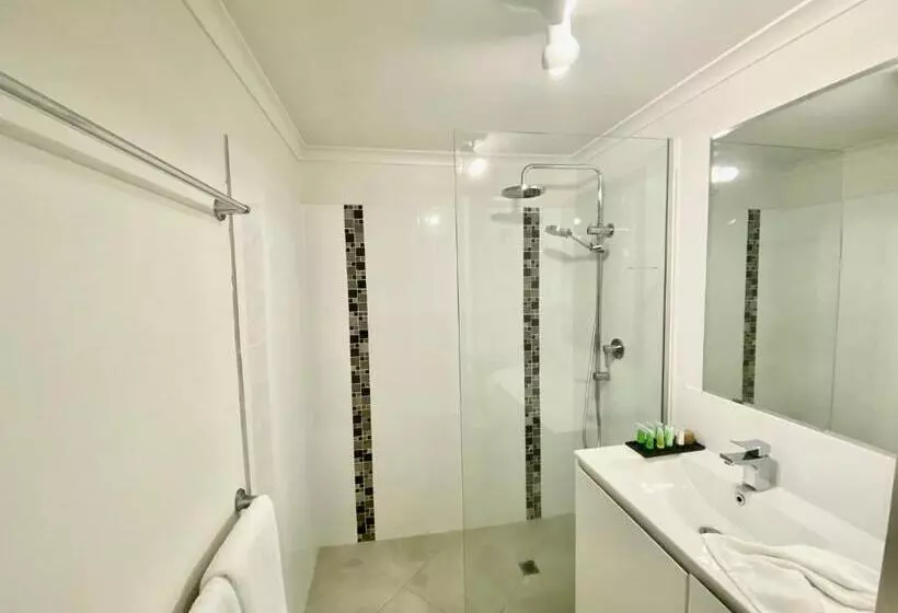 1 Bedroom Premium Apartment Garden View, Cairns Beach Resort