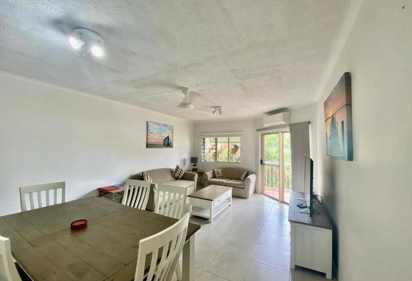 1 Bedroom Premium Apartment Garden View, Cairns Beach Resort