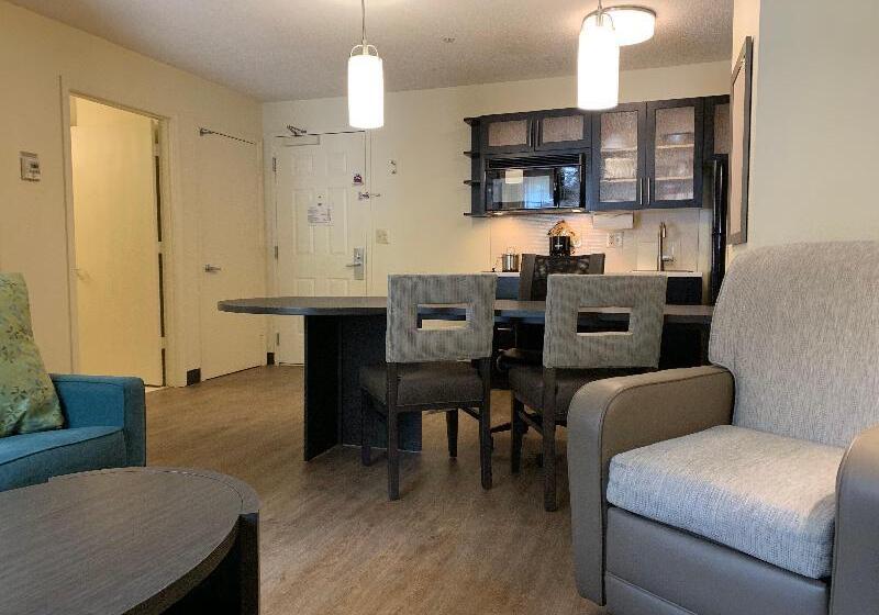 جناح لذوى الاحتياجات الخاصة, Candlewood Suites Raleigh Crabtree, An Ihg