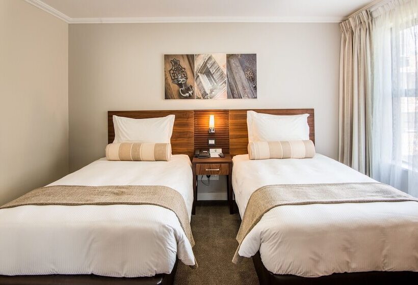 إستوديو قياسى, City Lodge Hotel Eastgate