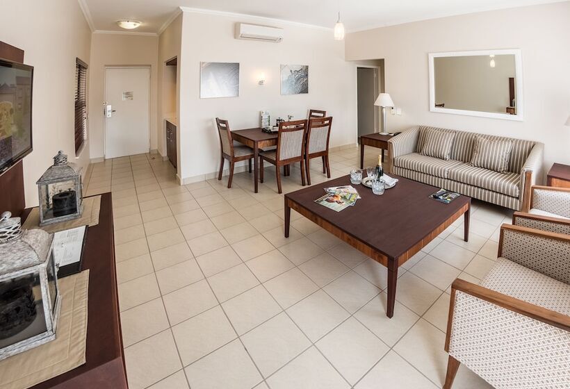 جناح, City Lodge Hotel Eastgate