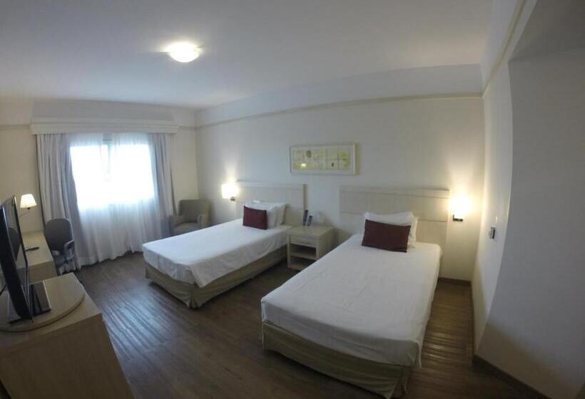 Номер Deluxe, Comfort Suites Londrina