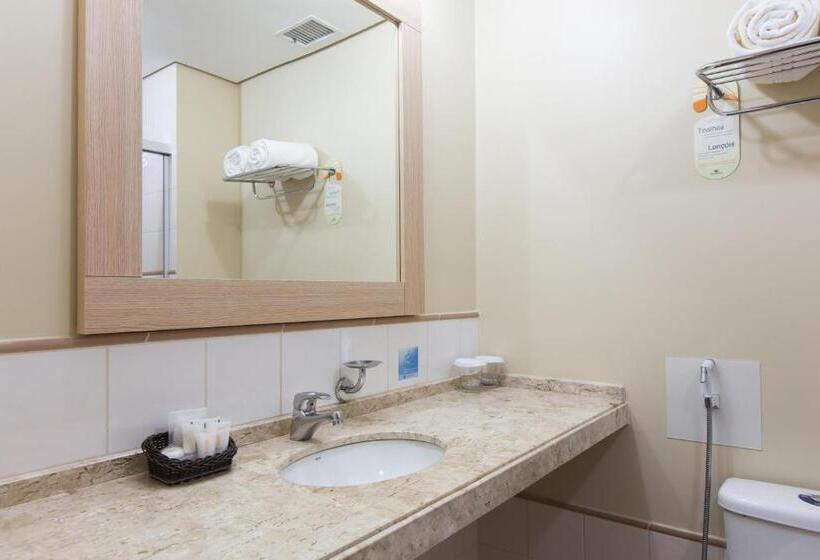 Номер Deluxe, Comfort Suites Londrina