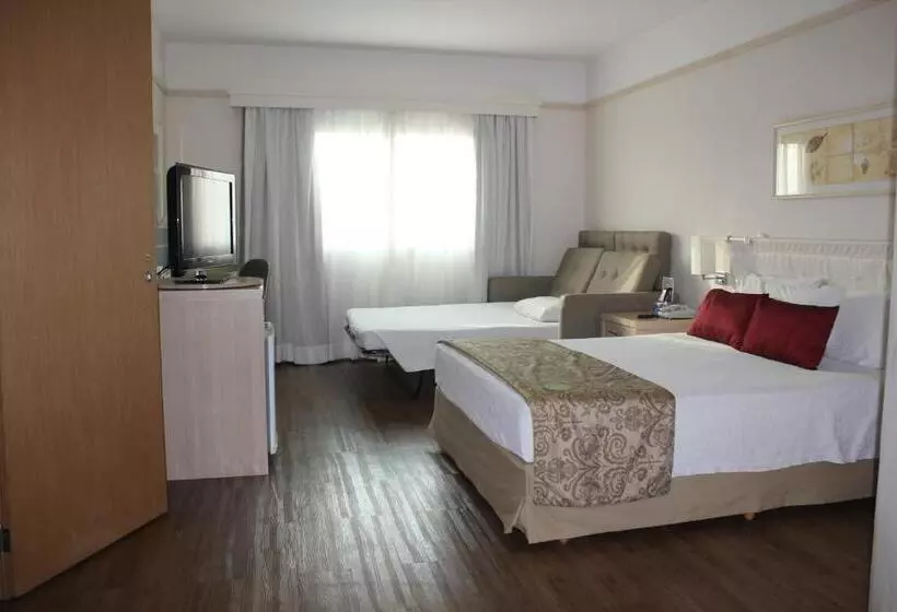 Perhehuone, Comfort Suites Londrina