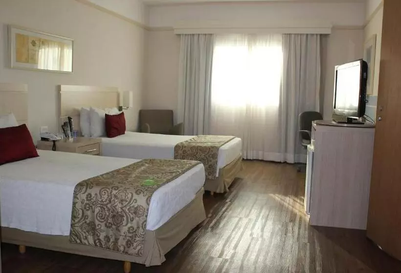 Perhehuone, Comfort Suites Londrina
