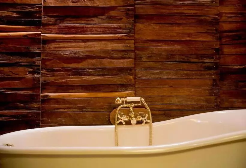 Villa 2 Makuuhuonetta, Domaine Des Etangs, Auberge Resorts Collection