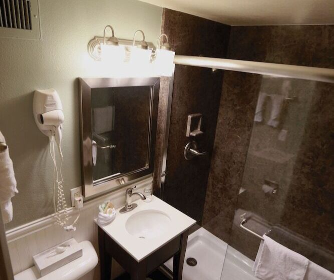 Номер Стандарт 2 Двуспальные Кровати, Dude Rancher Lodge