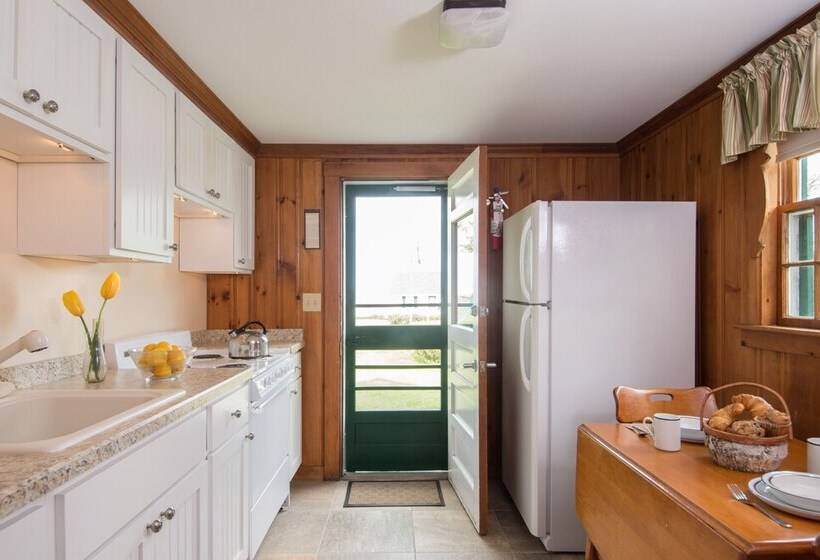 Дом 1 Спальня, The Dunes On The Waterfront