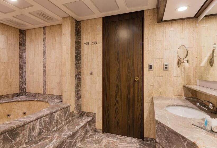 سوئیت پرزیدنت, Exe Alameda Reforma