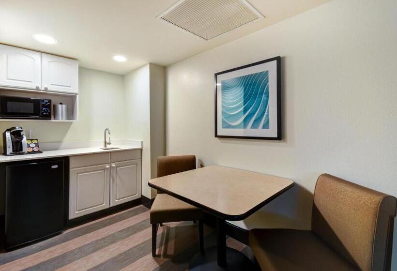 带大床的套房, Holiday Inn Allentown Bethlehem, An Ihg