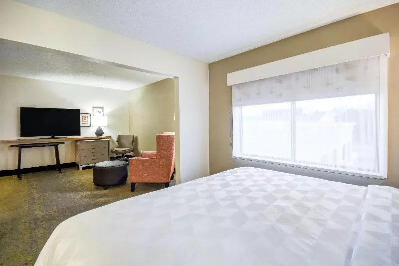 سوئیت برای معلولان, Holiday Inn Allentown Bethlehem, An Ihg
