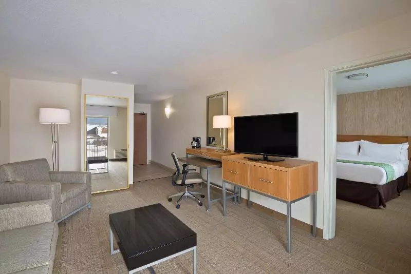 سوئیت با تخت بزرگ, Holiday Inn Express Hotel & Suites Fraser Winter Park Area, An Ihg